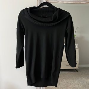 Cable & Gauge Black long turtleneck